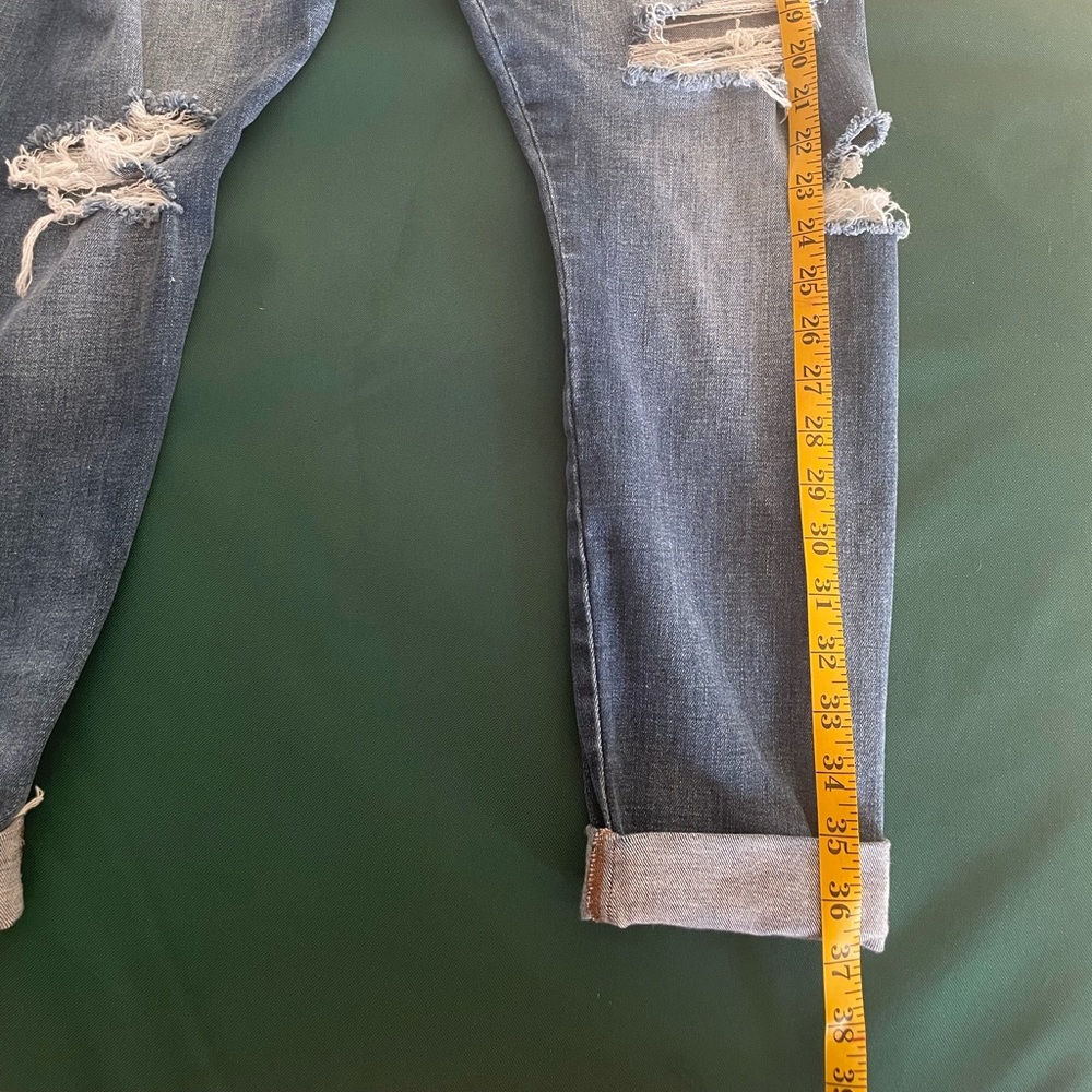 American Eagle Distressed Skinny Jeans.For women’s size R14 - Picture 8 of 9